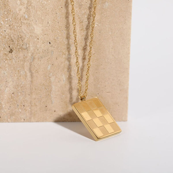 Goldsmith Necklace: Check